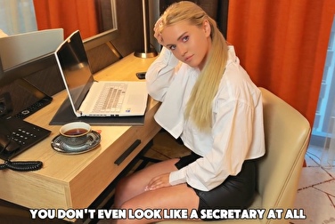 Нихуя не делает, но я её ебу — за это секретарше ЗП плачу 🤷‍♂️